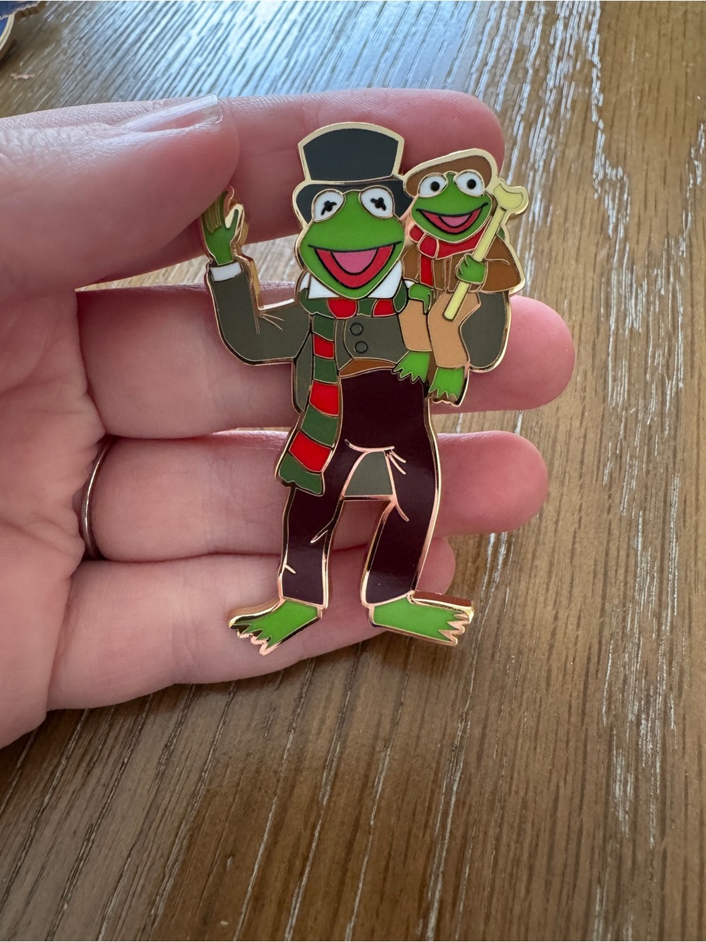 Pink a la Mode MUPPET CHRISTMAS CAROL Kermit & Robin Mystery Pin PALM Tiny Tim